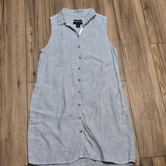 Tahari Dresses & Skirts - Tahari Blue White Striped Linen Sleeveless Button Front Dress Large w Pockets